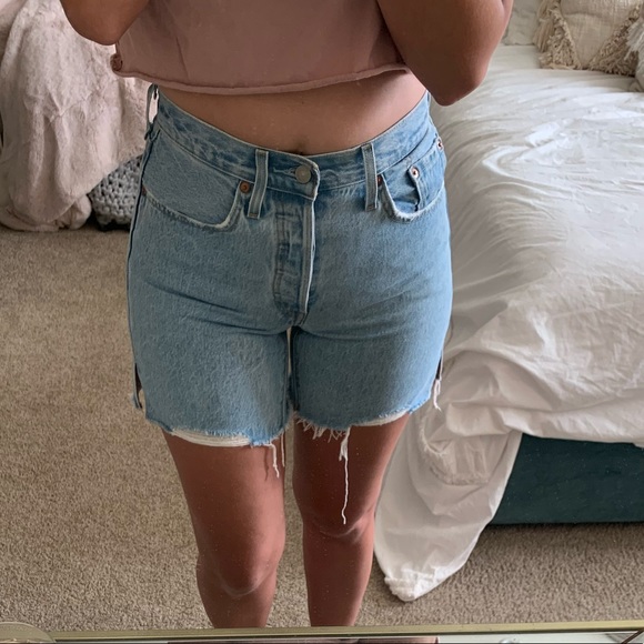 SOLD Levi’s 501 mid thigh high rise denim shorts - Picture 10 of 10